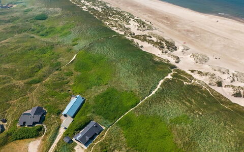 Flepko - 50M from the Sea: Møbel, Træ, Indretning, Gulvbelægning, Etage, Stol, Værelse, Loft, Stue, Lejlighed