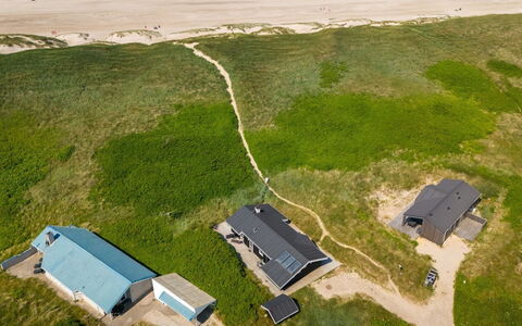 Flepko - 50M from the Sea: Møbel, Træ, Indretning, Gulvbelægning, Etage, Stol, Værelse, Loft, Stue, Lejlighed