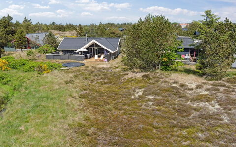 Myrte - 900M from the Sea: Møbel, Indretning, Gulvbelægning, Træ, Etage, Loft, Trægulve, Stol, Bord, Belysning