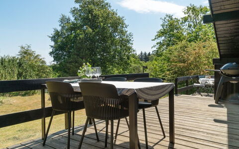 Nadia - 300M to the Fjord: Blå, Busk, Sommerhus, Bunddække, Have, Estate, Skygge, Landscaping, Stuehus, Eco Hotel