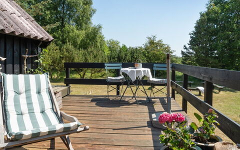 Nadia - 300M to the Fjord: Blå, Busk, Sommerhus, Bunddække, Have, Estate, Skygge, Landscaping, Stuehus, Eco Hotel