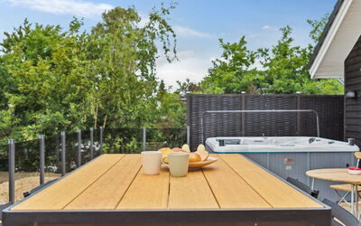 Nona - 150M from the Sea
