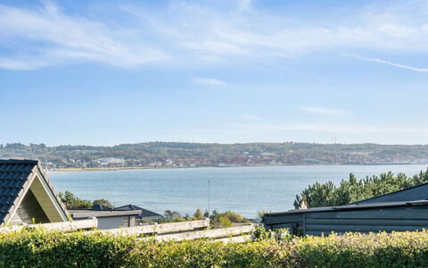 Ljupka - 800M from the Sea: Arkitektur, Tag, Hjem, Kompositmateriale, Dagslys, Sidespor, Indkørsel