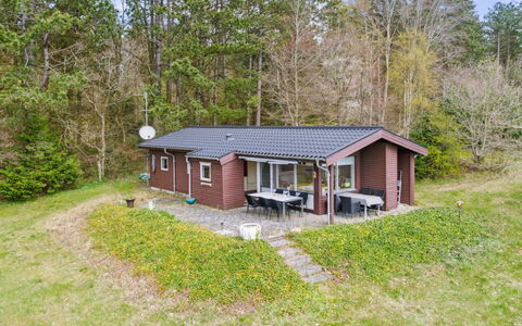 Enita - 350M from the Sea: Træ, Hjem, Veranda, Dæk, Hårdttræ, Tag, Bejdse, Trægulve, Eco Hotel