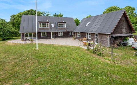 Guthbrand - 800M from the Sea: Græs, Tag, Hjem, Land Lot, Sommerhus, Lawn, Estate, Have, Stuehus, Gård