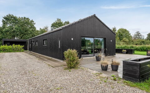 Asel - 350M from the Sea: Tag, Hjem, Dør, Sommerhus, Skygge, Sidespor, Gård, Estate, Backyard