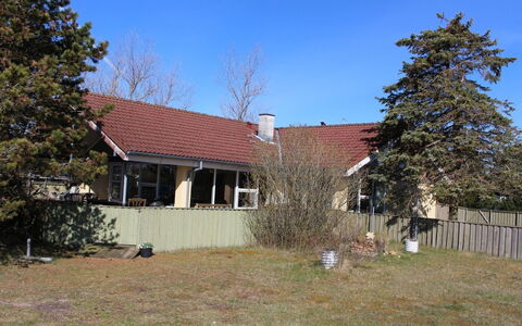 Guthfrith - 130M from the Sea: Hus, Tag, Boligområde, Hjem, Sommerhus, Land Lot, Sidespor, Lawn, Skygge, Estate
