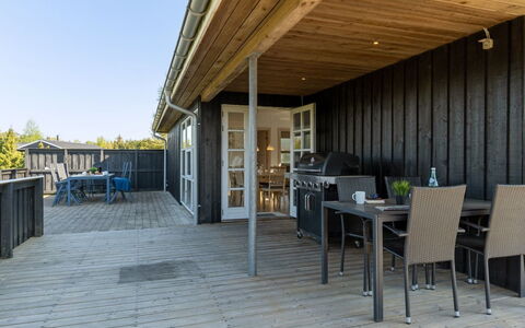 Elmo - 800M from the Sea: Tag, Hus, Land Lot, Hjem, Sommerhus, Estate, Garden Bygninger, Skygge, Bjælkehytte, Landscaping