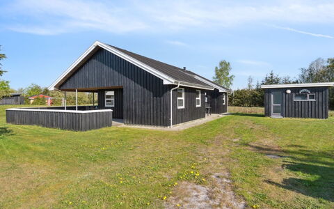 Elmo - 800M from the Sea: Græs, Grøn, Hus, Sommerhus, Græs-, Landdistrikt, Økoregion, Landskab, Land Lot, Busk