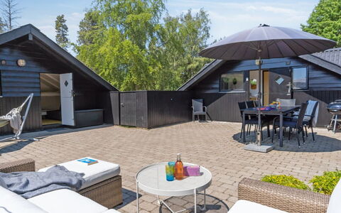 Jahn - 1.8Km from the Sea: Hus, Hjem, Tag, Sommerhus, Estate, Landscaping, Garden Bygninger, Sidespor, Stuehus