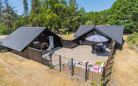 Jahn - 1.8Km from the Sea: Hus, Hjem, Tag, Sommerhus, Estate, Landscaping, Garden Bygninger, Sidespor, Stuehus