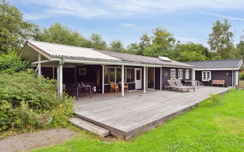 Gunlög - 1.3Km from the Sea: Loft, Gulvbelægning, Indretning, Etage, Kompositmateriale, Møbel, Udvej, Hotel, Design, Dagslys