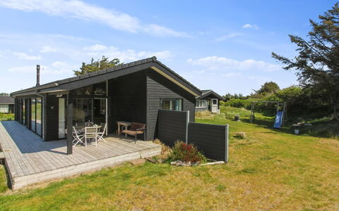 Sampo - 400M from the Sea: Boligområde, Tag, Forstad, Indkørsel, Estate, Skorsten