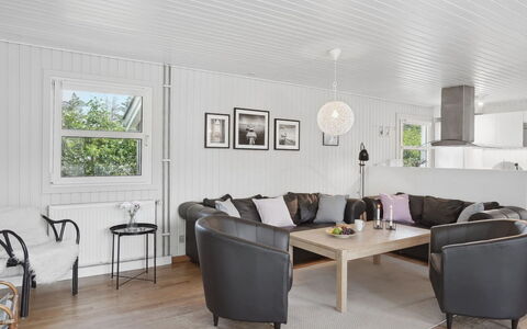 Ingebore - 700M from the Sea: Couch, Indretning, Møbel, Stue, Hjem, Loft, Gulvbelægning, Etage, Trægulve