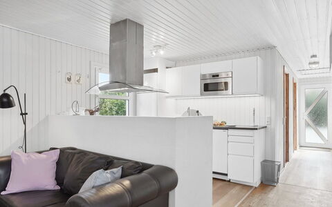 Ingebore - 700M from the Sea: Gulvbelægning, Indretning, Etage, Træ, Møbel, Loft, Køkken, Trægulve, Køkken Apparat, Husholdningsapparat