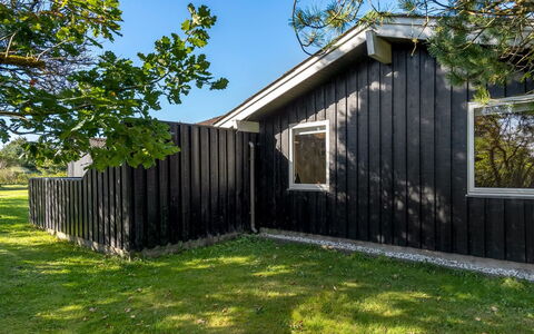 Apsolon - 600M from the Sea: Græs, Græs-, Land Lot, Sommerhus, Landdistrikt, Eng, Garden Bygninger, Have, Skur