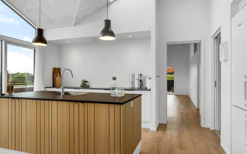 Egil - 1.5Km from the Sea: Køkken, Indretning, Træ, Gulvbelægning, Countertop, Loft, Etage, Køkken Apparat, Cabinetry, Møbel