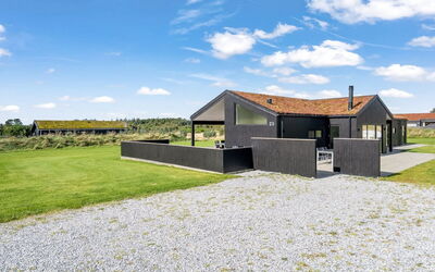 Egil - 1.5Km from the Sea