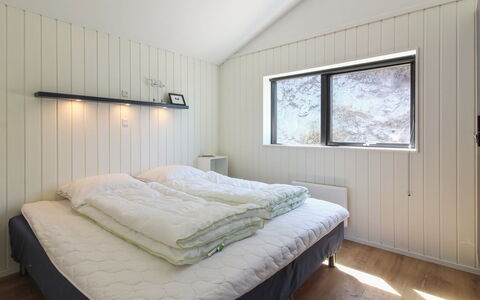 Kristiina - 500M from the Sea: Soveværelse, Seng, Træ, Sengetøj, Sengetøj, Bed Frame, Loft, Sengetøj, Værelse, Madras