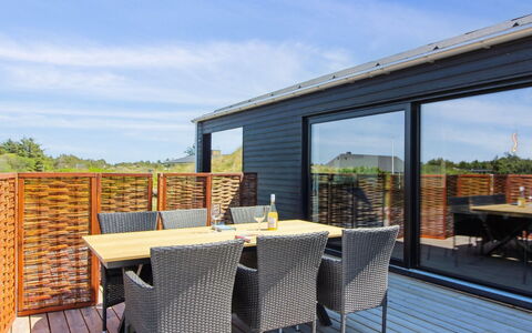 Kristiina - 500M from the Sea: Hus, Hjem, Tag, Sommerhus, Estate, Landscaping, Garden Bygninger, Sidespor, Stuehus