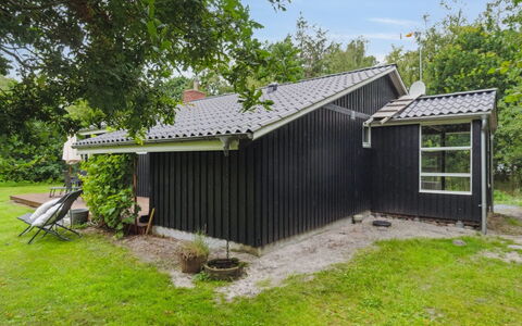 Alkmar - from the Sea: Hus, Hjem, Tag, Sommerhus, Estate, Landscaping, Garden Bygninger, Sidespor, Stuehus