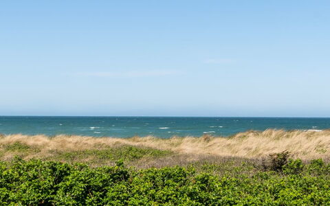 Minka - 58M from the Sea: Himmel, Blå, Vand, Vandressourcer, Daytime, Krop Af Vand, Horisont, Grøn, Vegetationen