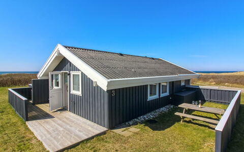 Minka - 58M from the Sea: Tag, Sommerhus, Hjem, Skygge, Sidespor, Stuehus, Veranda, Udendørs Struktur, Garden Bygninger