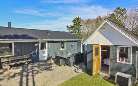 Fridhild - 875M from the Sea: Møbel, Indretning, Gulvbelægning, Træ, Etage, Loft, Trægulve, Stol, Bord, Belysning