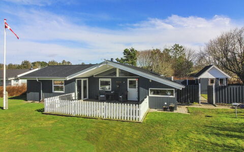 Fridhild - 875M from the Sea: Hus, Boligområde, Hjem, Tag, Menneskelig Bosættelse, Sommerhus, Sidespor, Estate, Forstad, Lawn