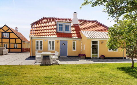 Karmen - 100M from the Sea: Græs, Græs-, Landskab, Økoregion, Almindeligt, Plantesamfund, Land Lot, Udendørs Møbler, Prærie, Shrubland