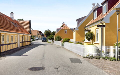 Karmen - 100M from the Sea: Græs, Græs-, Landskab, Økoregion, Almindeligt, Plantesamfund, Land Lot, Udendørs Møbler, Prærie, Shrubland