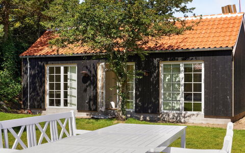 Karmen - 100M from the Sea: Tag, Hjem, Sommerhus, Estate, Udendørs Møbler, Gård, Udendørs Bord, Gårdsplads, Backyard, Villa