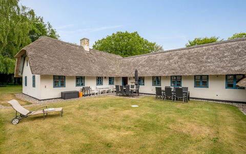 Tatiane - 10Km from the Sea: Tag, Hus, Hjem, Sommerhus, Sidespor, Estate, Indkørsel, Garden Bygninger, Gård, Skur