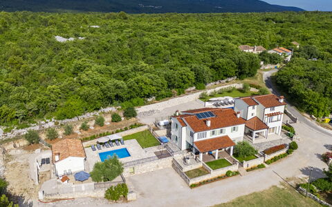 Villa Dina: Boligområde, Estate, Udvej, Svømmepøl, Villa, Eco Hotel, Ferieby, Mansion, Hotel, Hacienda