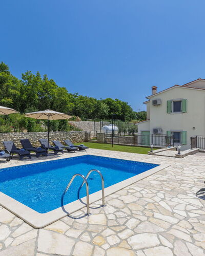 Villa Dina
