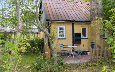 Hansen - 5.2Km from the Sea: Tag, Hus, Land Lot, Hjem, Sommerhus, Estate, Garden Bygninger, Skygge, Bjælkehytte, Landscaping
