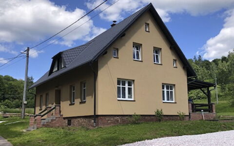 Rudnik 10: Sky, Himmel, Bygning, Ejendom, Vindue, Plante, Hus, Træ, Land Lot, Sommerhus