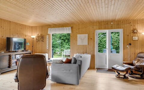 Rikhard - 75M from the Sea: Tag, Hus, Land Lot, Hjem, Sommerhus, Estate, Garden Bygninger, Skygge, Bjælkehytte, Landscaping