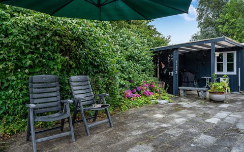 Rikhard - 75M from the Sea: Tag, Hus, Land Lot, Hjem, Sommerhus, Estate, Garden Bygninger, Skygge, Bjælkehytte, Landscaping