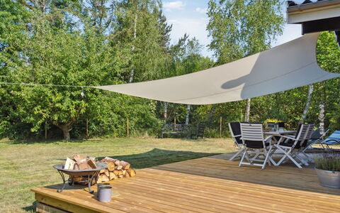 Thordgrim - 600M from the Sea: Skygge, Udendørs Møbler, Lawn, Have, Stol, Gård, Markise, Udendørs Bord, Backyard
