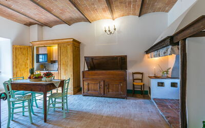Torre 2 609.1: Møbel, Ejendom, Cabinetry, Bord, Træ, Indretning, Skuffe, Stue, Hal, Etage
