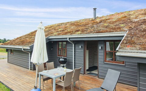 Ran - 1.5Km from the Sea: Træ, Hjem, Veranda, Dæk, Hårdttræ, Tag, Bejdse, Trægulve, Eco Hotel