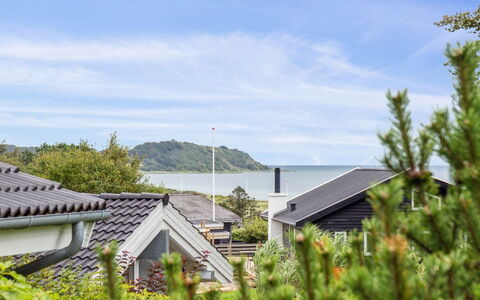 Lazorka - 200M from the Sea: Tag, Hjem, Dør, Sommerhus, Skygge, Sidespor, Gård, Estate, Backyard