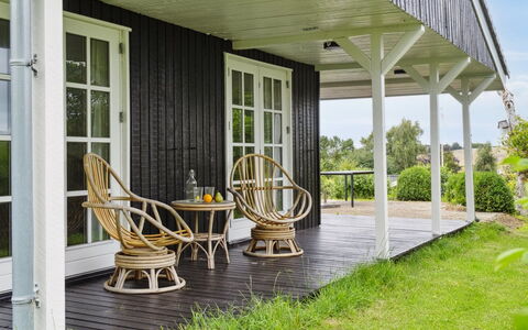 Lazorka - 200M from the Sea: Tag, Hjem, Dør, Sommerhus, Skygge, Sidespor, Gård, Estate, Backyard