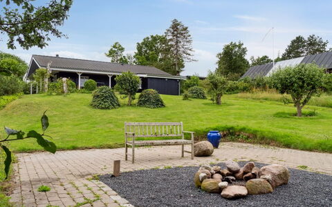 Lazorka - 200M from the Sea: Tag, Hjem, Dør, Sommerhus, Skygge, Sidespor, Gård, Estate, Backyard