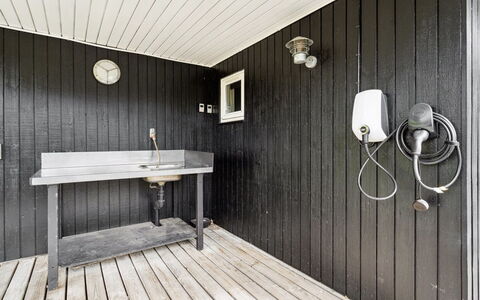 Edin - 150M from the Sea: Hus, Tag, Hjem, Sommerhus, Estate, Stuehus, Villa, Veranda, Sidespor