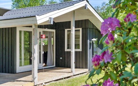 Aldina - 1.6Km from the Sea: Loft, Gulvbelægning, Indretning, Etage, Kompositmateriale, Møbel, Udvej, Hotel, Design, Dagslys