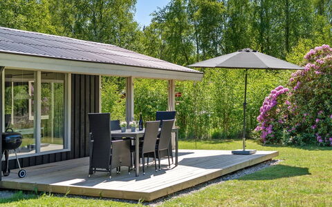 Aldina - 1.6Km from the Sea: Loft, Gulvbelægning, Indretning, Etage, Kompositmateriale, Møbel, Udvej, Hotel, Design, Dagslys