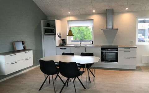 Esger - 900M from the Sea: Loft, Gulvbelægning, Indretning, Etage, Kompositmateriale, Møbel, Udvej, Hotel, Design, Dagslys