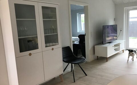 Esger - 900M from the Sea: Loft, Gulvbelægning, Indretning, Etage, Kompositmateriale, Møbel, Udvej, Hotel, Design, Dagslys